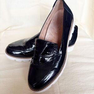 Black Patent Leather Vionic Loafers Size 7.5